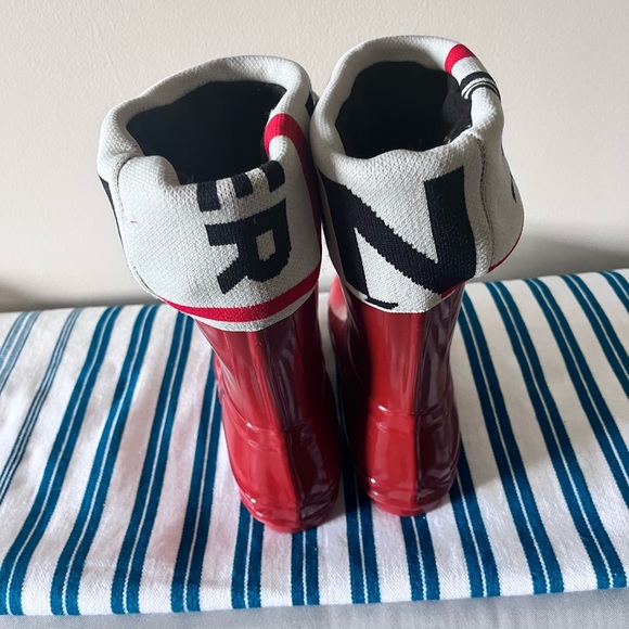 Columbia  Rain Jacket with Hunter Boots - Picture 8 of 9